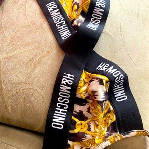 Beautiful limited edition H&M Moschino collab bra. Versace like pattern.